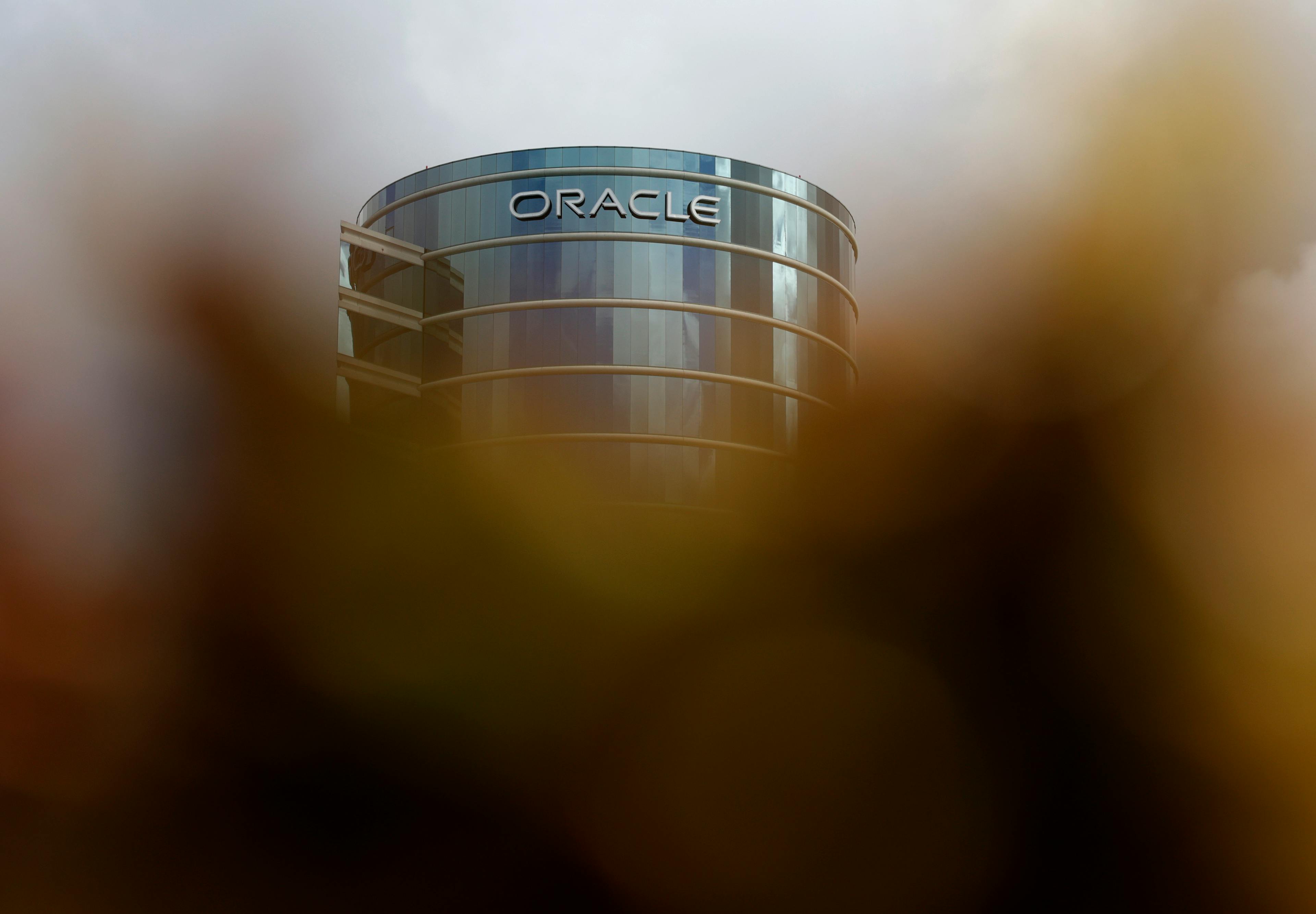 Рынки беспокоятся о долгах Oracle на ИИ-датacentры