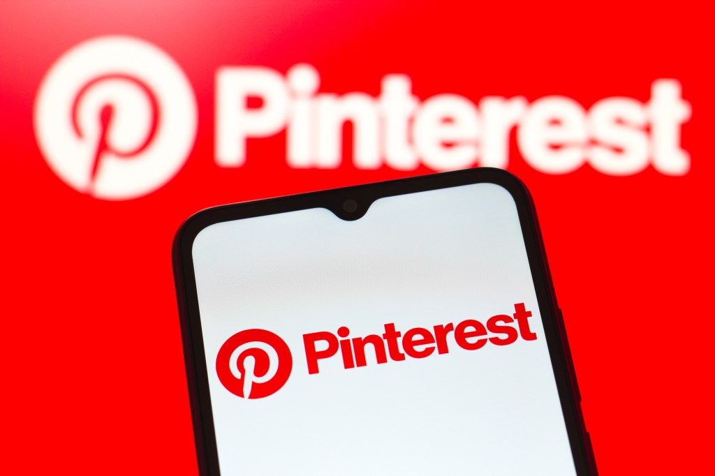 Pinterest сокращает 15% штата ради ИИ
