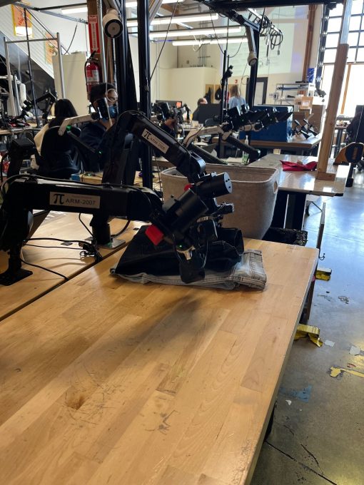 Physical Intelligence: роботы с мозгами как у ChatGPT