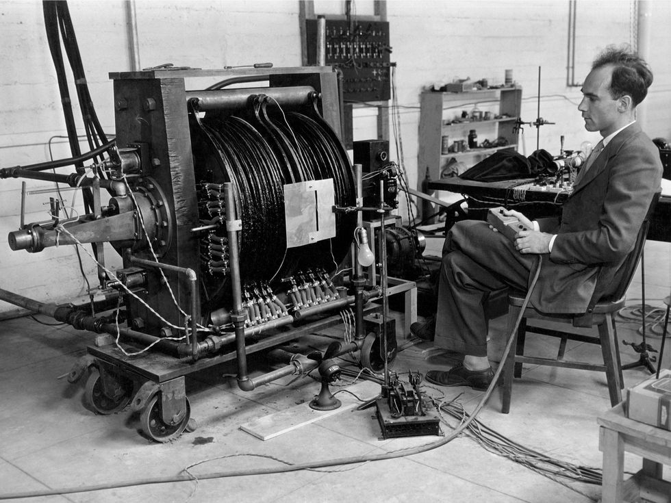 ИИ в поисках новой физики