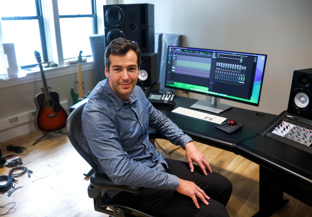 Генератор музыки Suno на ИИ набрал 2 млн платных подписчиков и $300 млн ARR