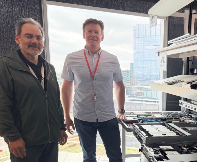 Эксклюзивный тур по лаборатории чипов Trainium от AWS