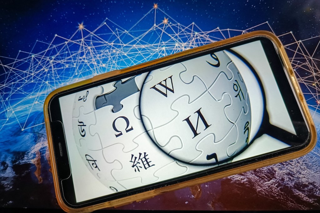 Википедия запретила ИИ для генерации текстов статей